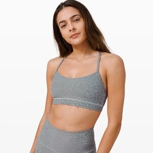 Lululemon Athletica Flow Y Bra
Nulu Yoga Sports Size 8 Medium